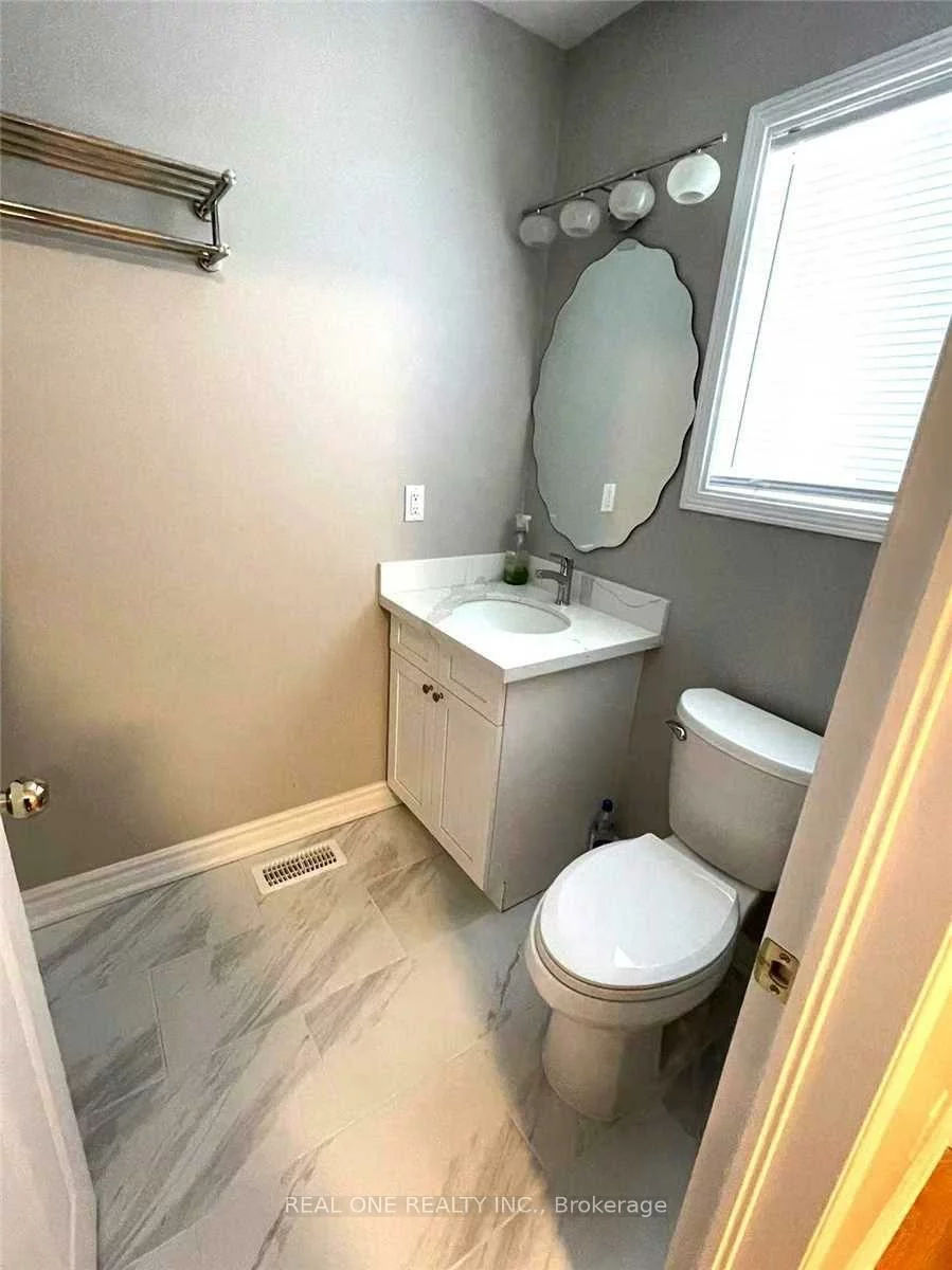 80, Baywell, Bayview Wellington, Aurora