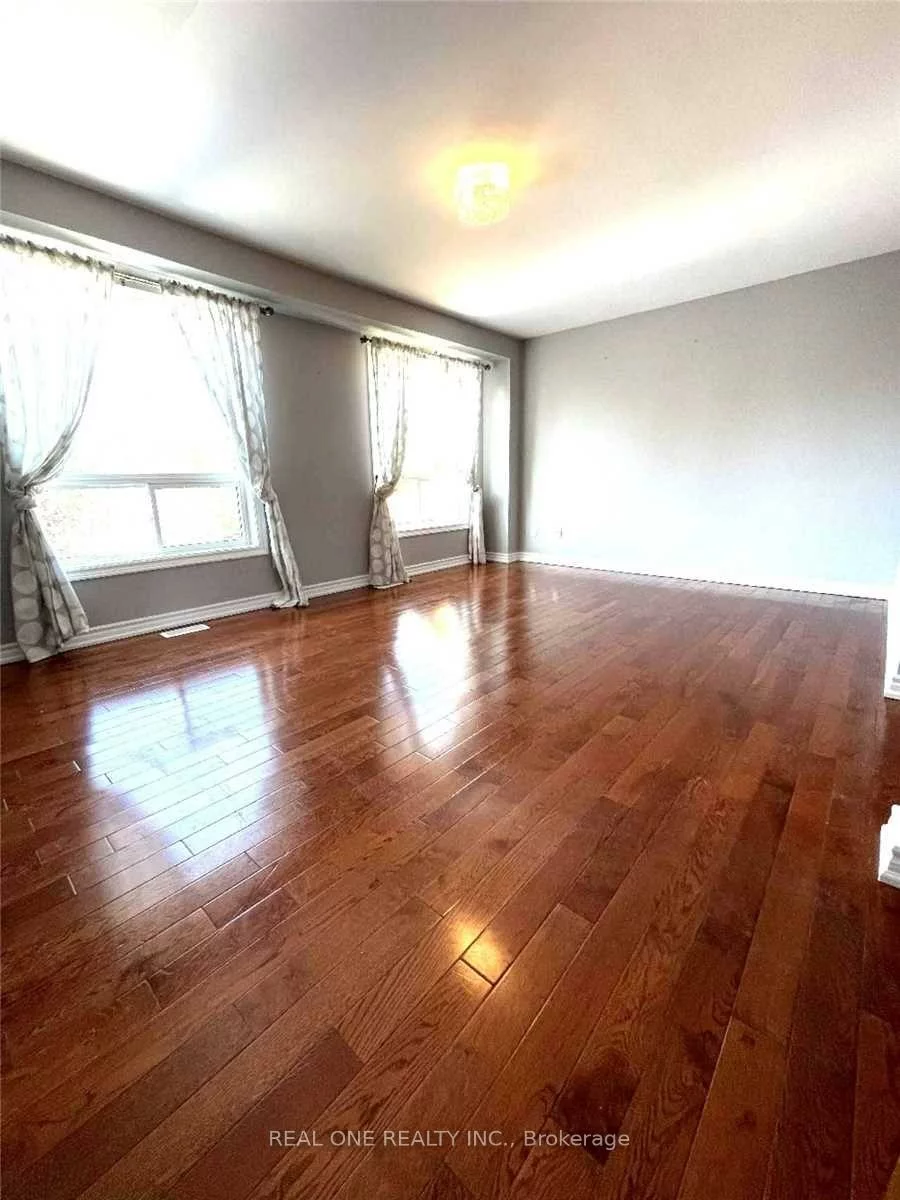 80, Baywell, Bayview Wellington, Aurora