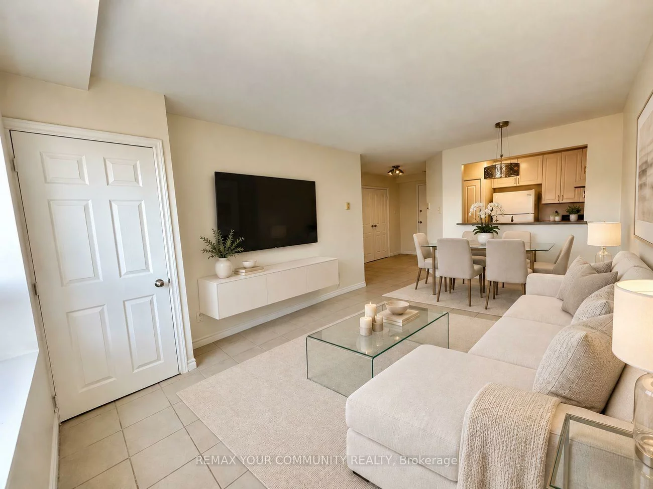 15207, Yonge, Aurora Village, Aurora
