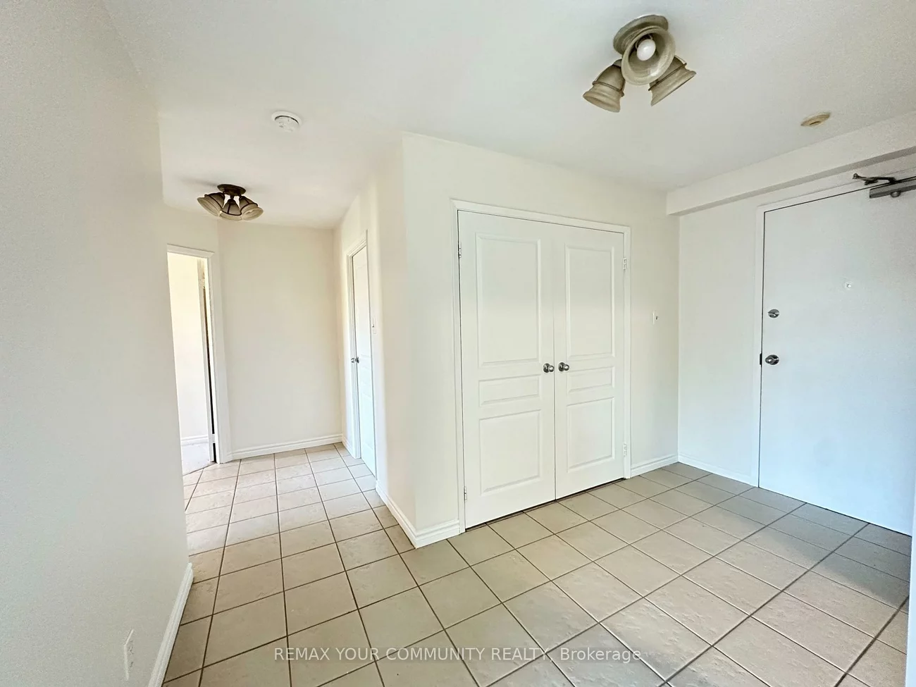 15207, Yonge, Aurora Village, Aurora