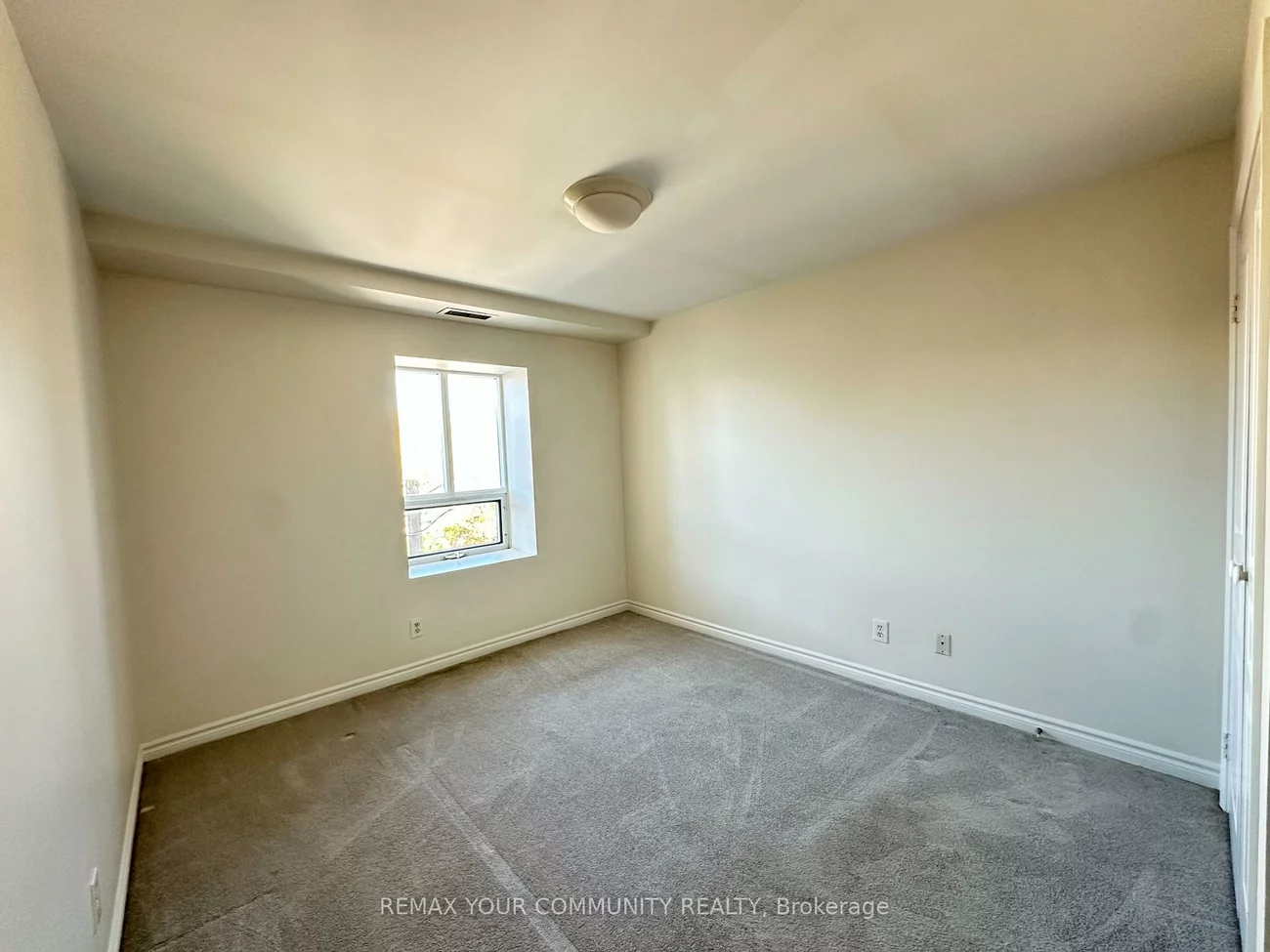 15207, Yonge, Aurora Village, Aurora