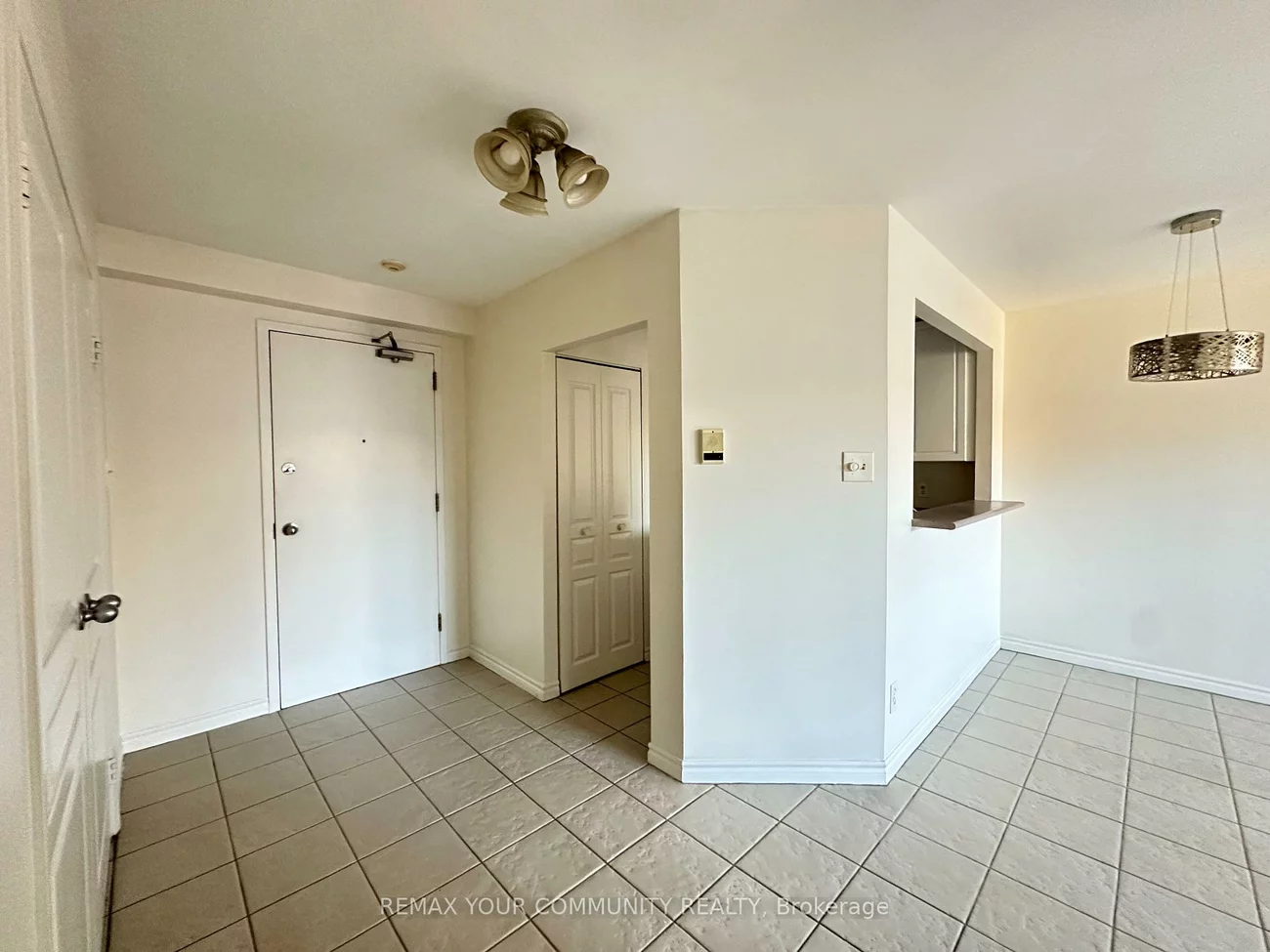 15207, Yonge, Aurora Village, Aurora