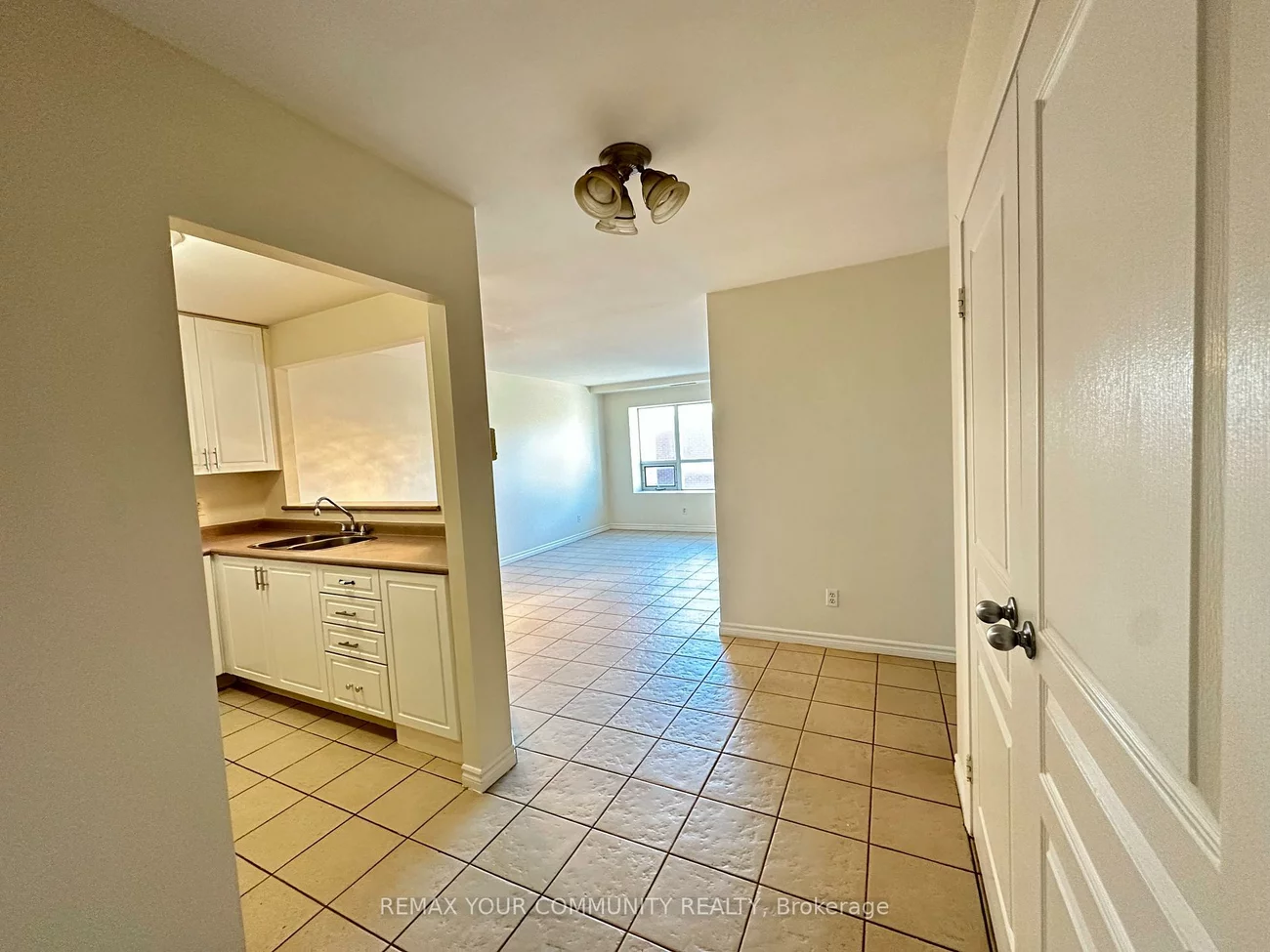 15207, Yonge, Aurora Village, Aurora