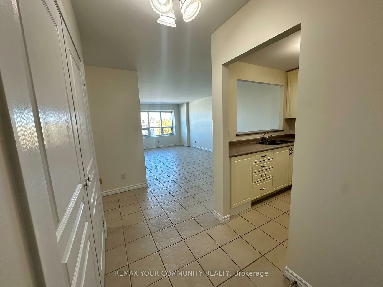 15207, Yonge, Aurora Village, Aurora