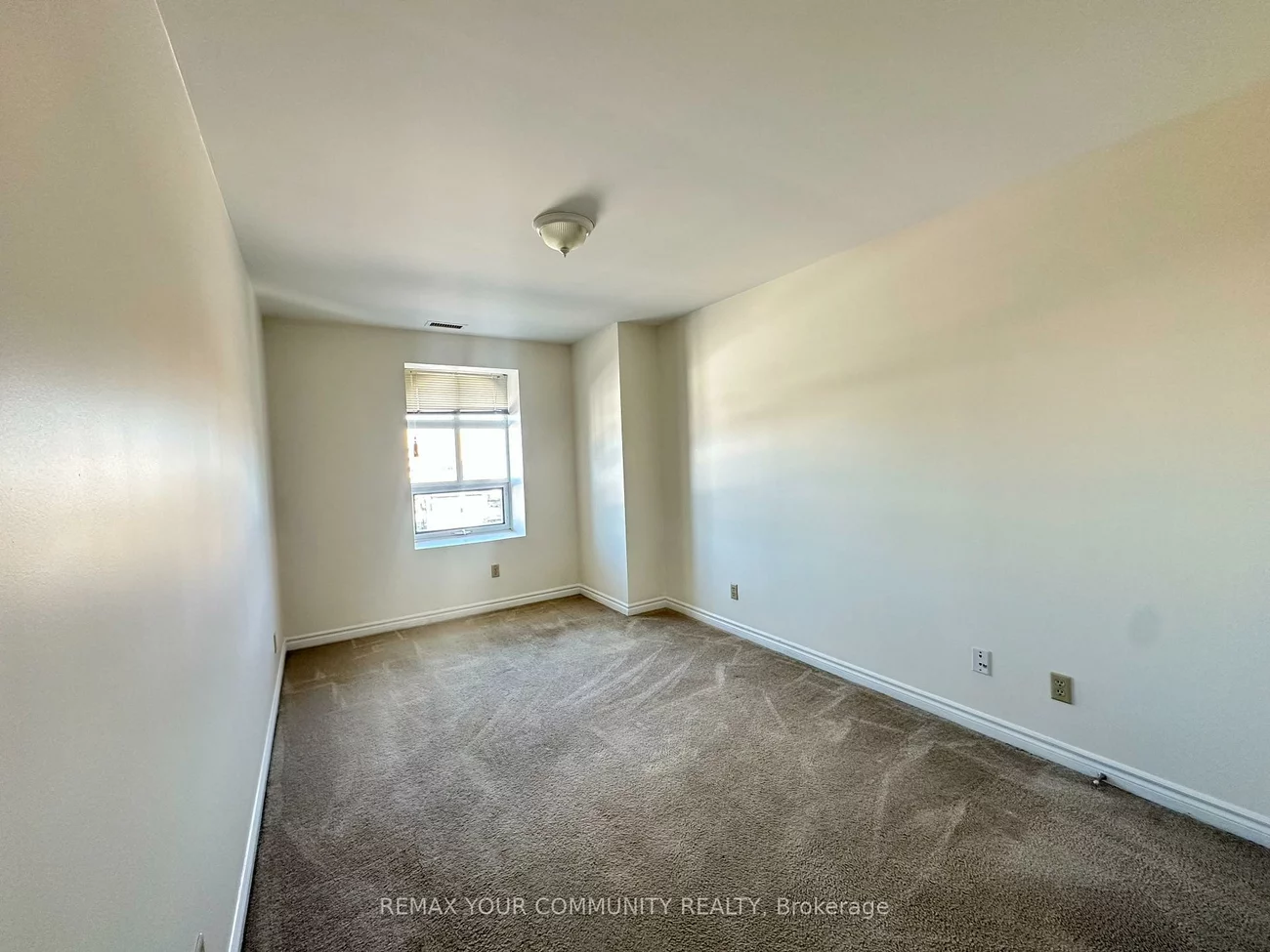 15207, Yonge, Aurora Village, Aurora