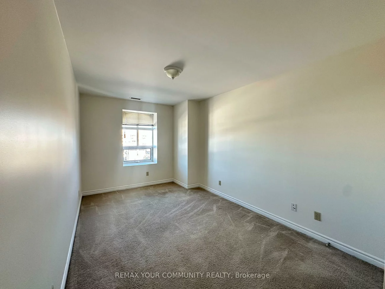 15207, Yonge, Aurora Village, Aurora