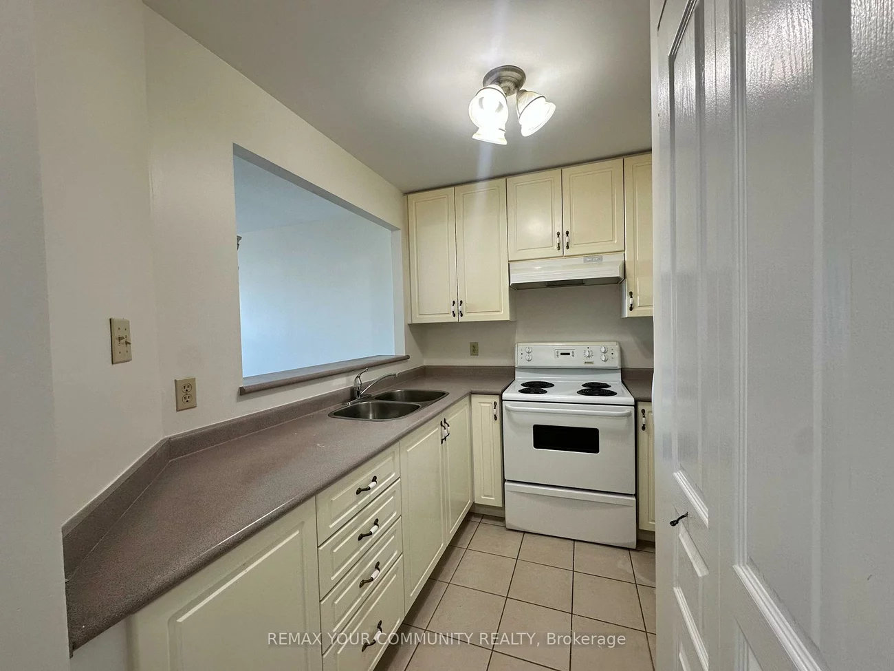 15207, Yonge, Aurora Village, Aurora