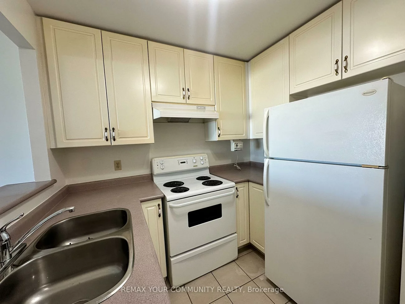 15207, Yonge, Aurora Village, Aurora