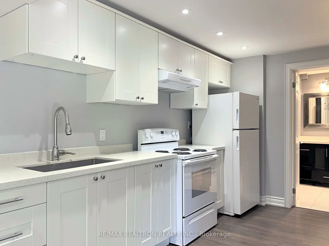 219, Bilbrough, Bayview Northeast, Aurora