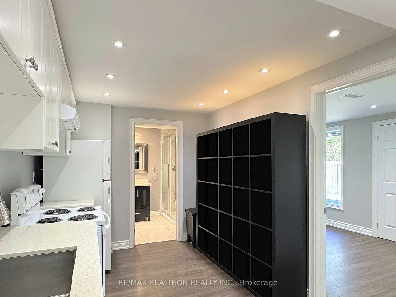 219, Bilbrough, Bayview Northeast, Aurora