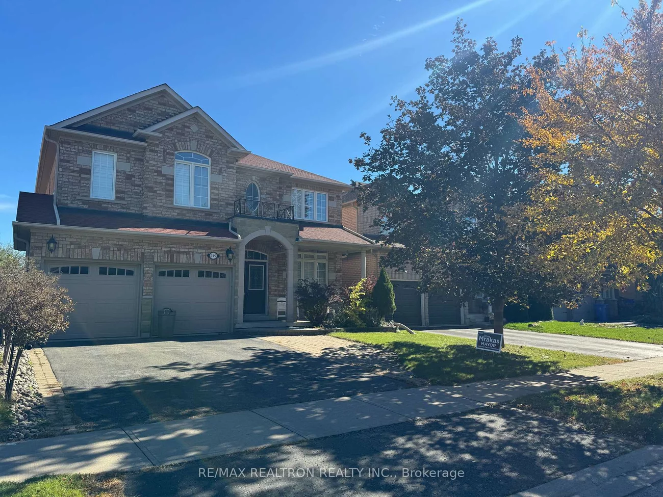 219, Bilbrough, Bayview Northeast, Aurora
