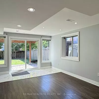 219, Bilbrough, Bayview Northeast, Aurora