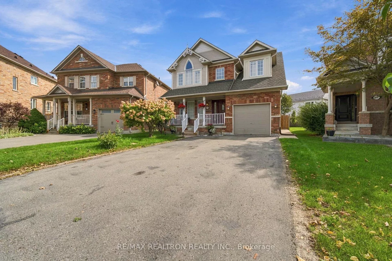 27, Watkins Glen, Bayview Wellington, Aurora