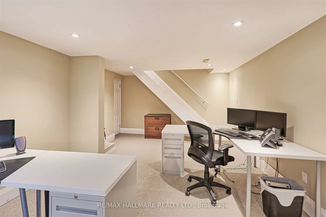 15037, Yonge, Aurora Village, Aurora