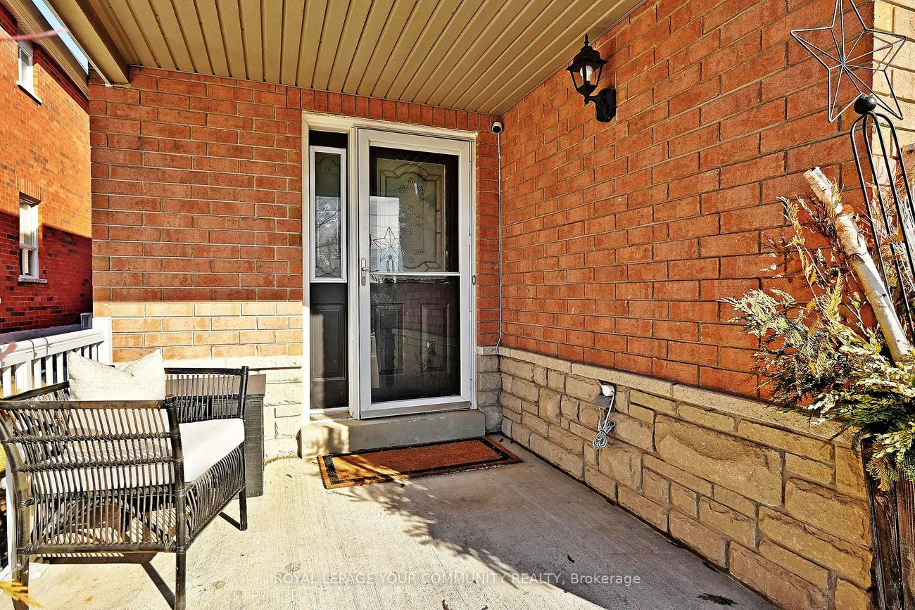 34, Collis, Bayview Northeast, Aurora