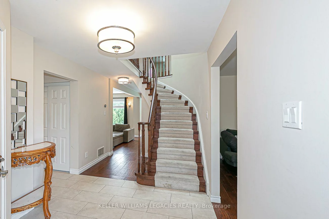 33, Moffat, Aurora Heights, Aurora