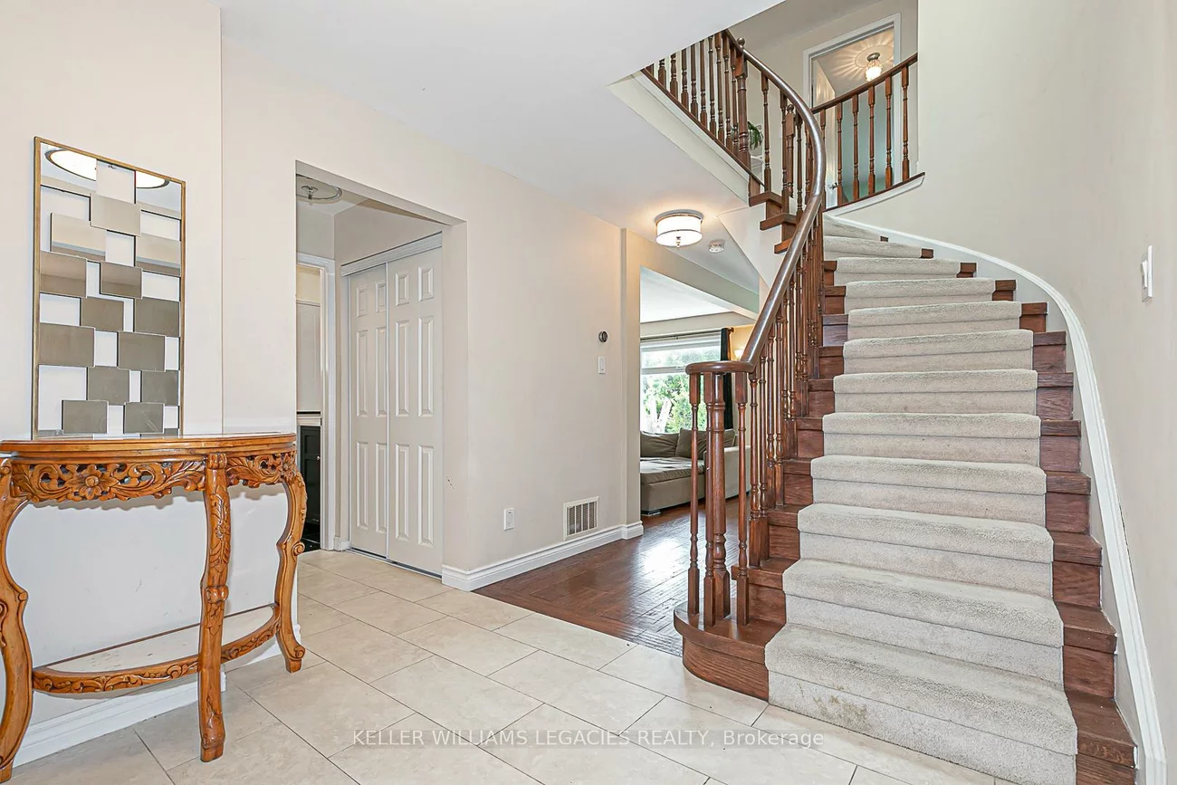 33, Moffat, Aurora Heights, Aurora