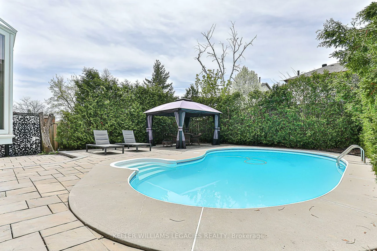 33, Moffat, Aurora Heights, Aurora