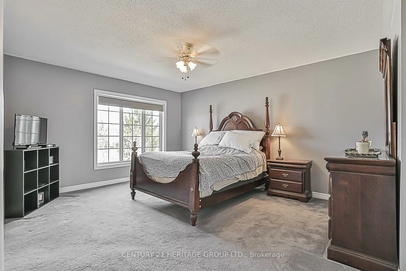 52, Perivale, Bayview Wellington, Aurora