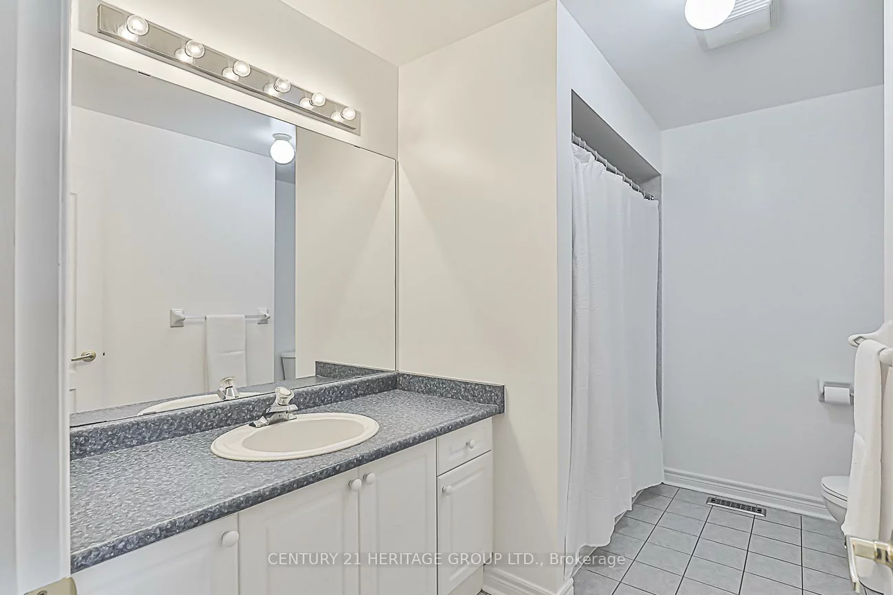 52, Perivale, Bayview Wellington, Aurora