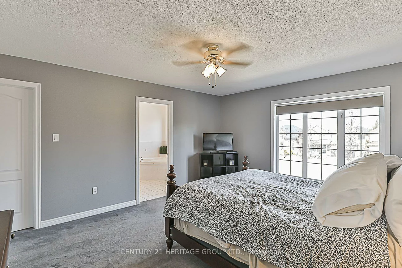52, Perivale, Bayview Wellington, Aurora
