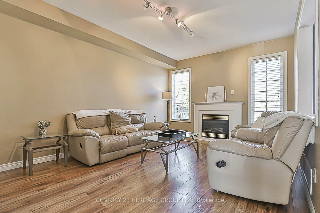 52, Perivale, Bayview Wellington, Aurora