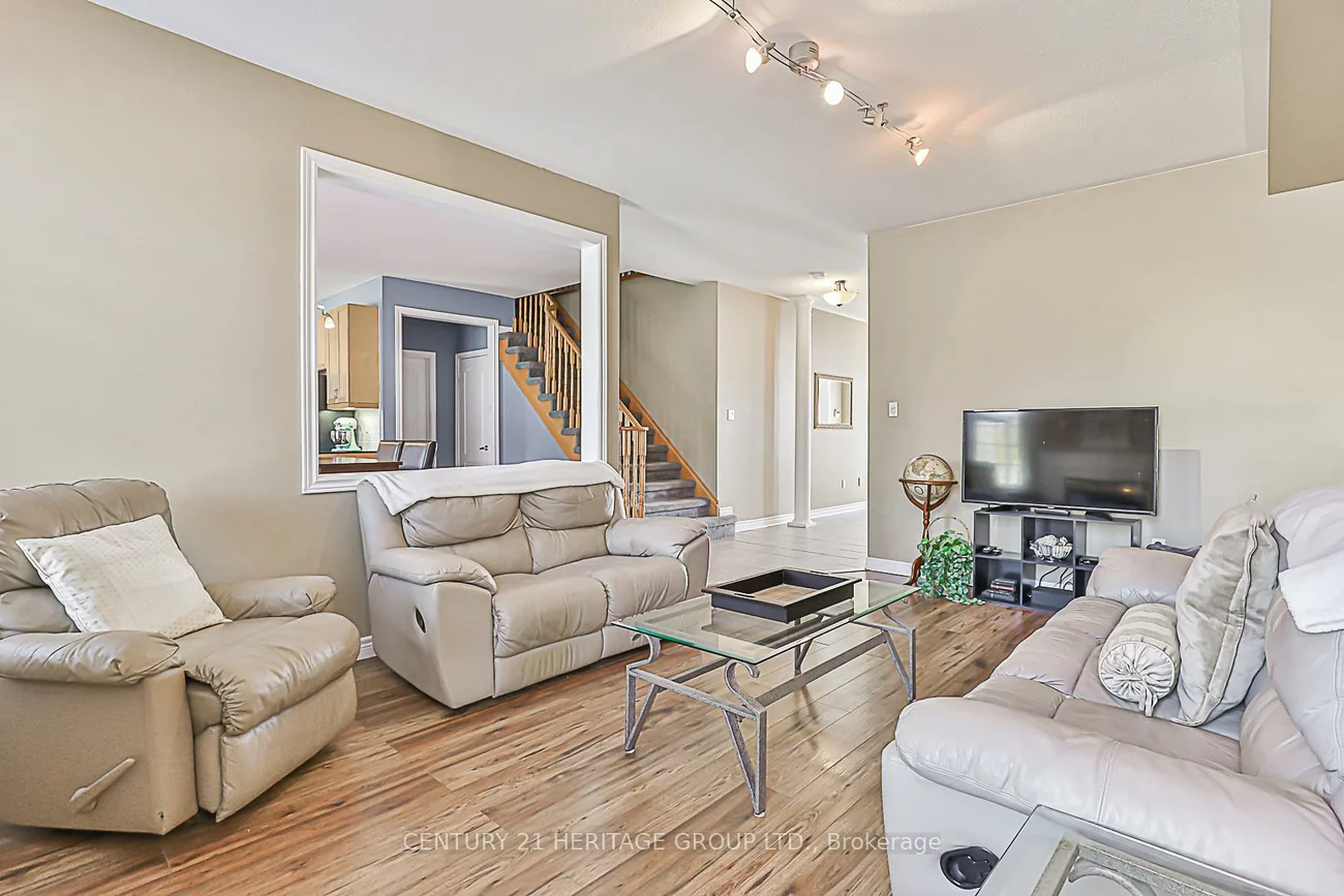 52, Perivale, Bayview Wellington, Aurora