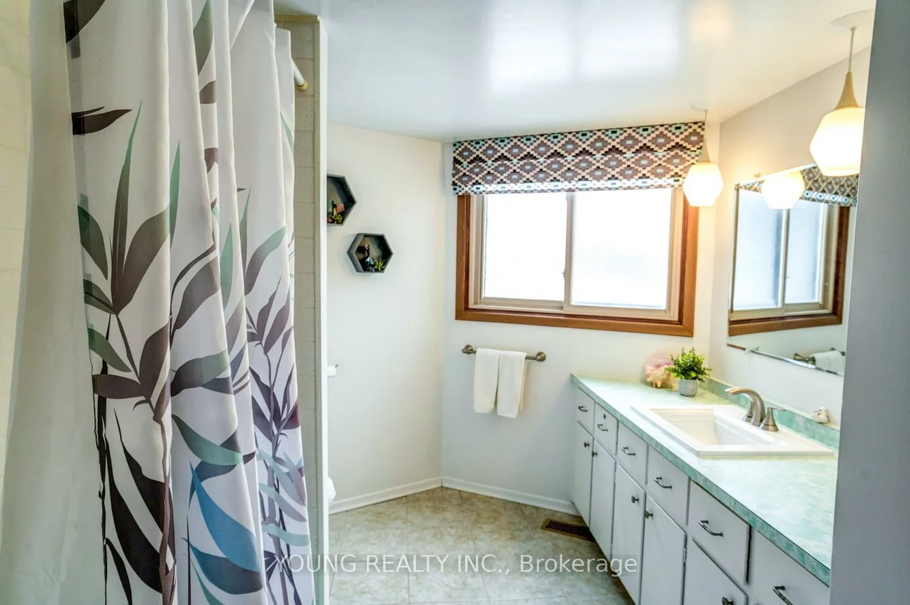 125, Cousins, Aurora Grove, Aurora