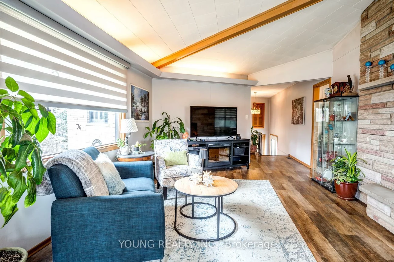 125, Cousins, Aurora Grove, Aurora