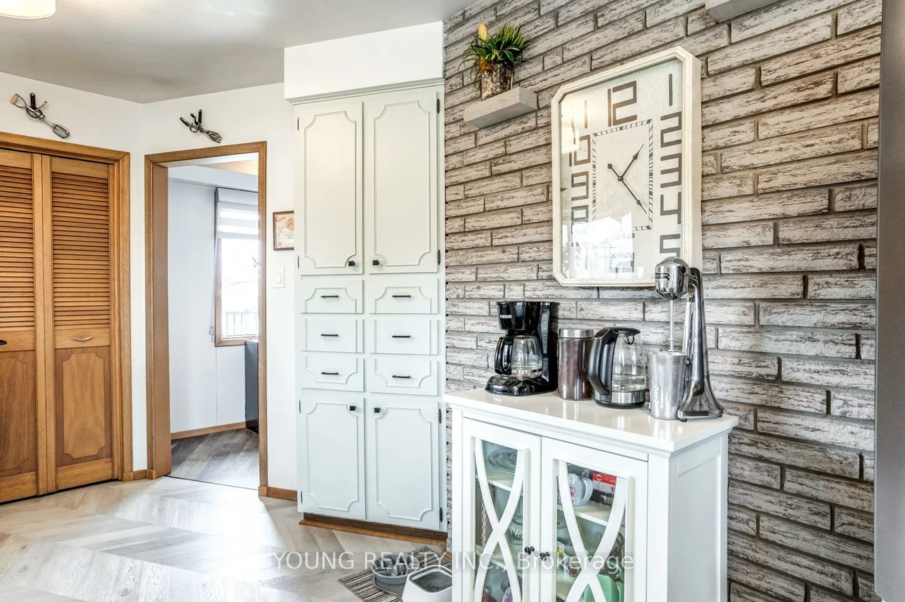 125, Cousins, Aurora Grove, Aurora