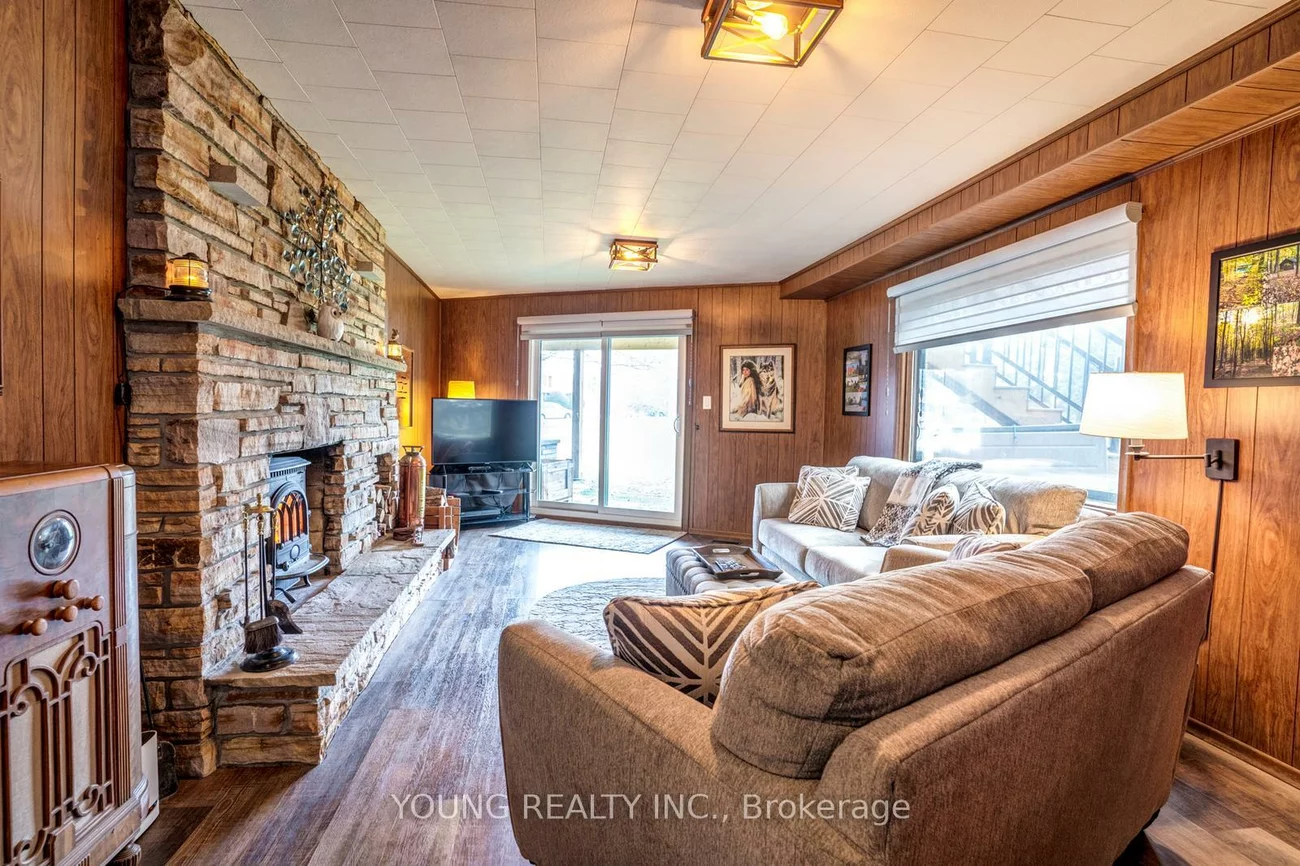 125, Cousins, Aurora Grove, Aurora