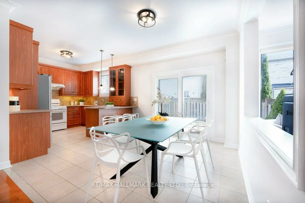 19, Perivale, Bayview Wellington, Aurora
