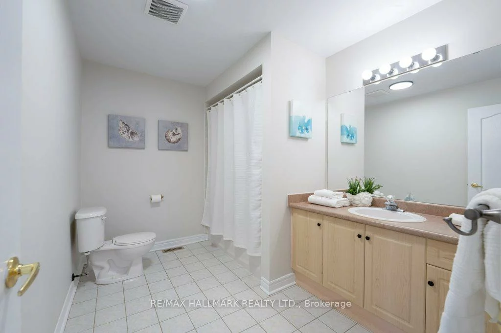 19, Perivale, Bayview Wellington, Aurora