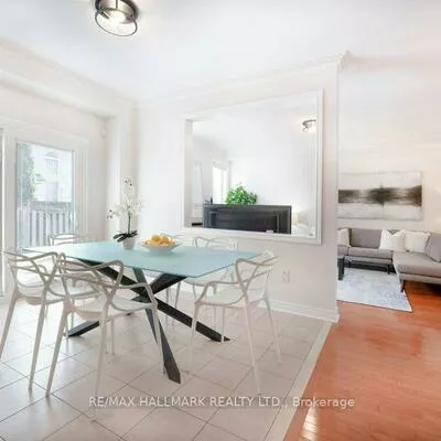 19, Perivale, Bayview Wellington, Aurora