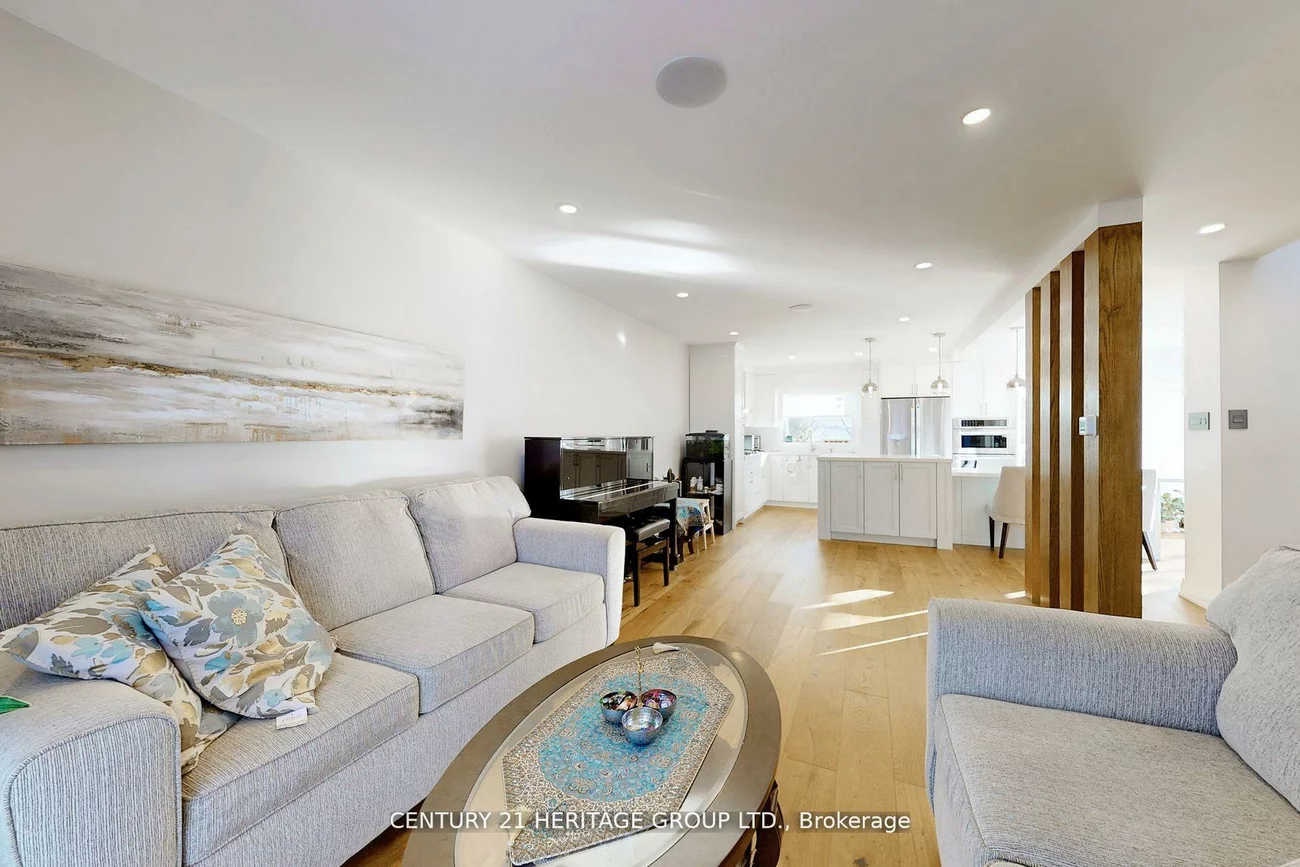 23, Gilbank, Aurora Heights, Aurora