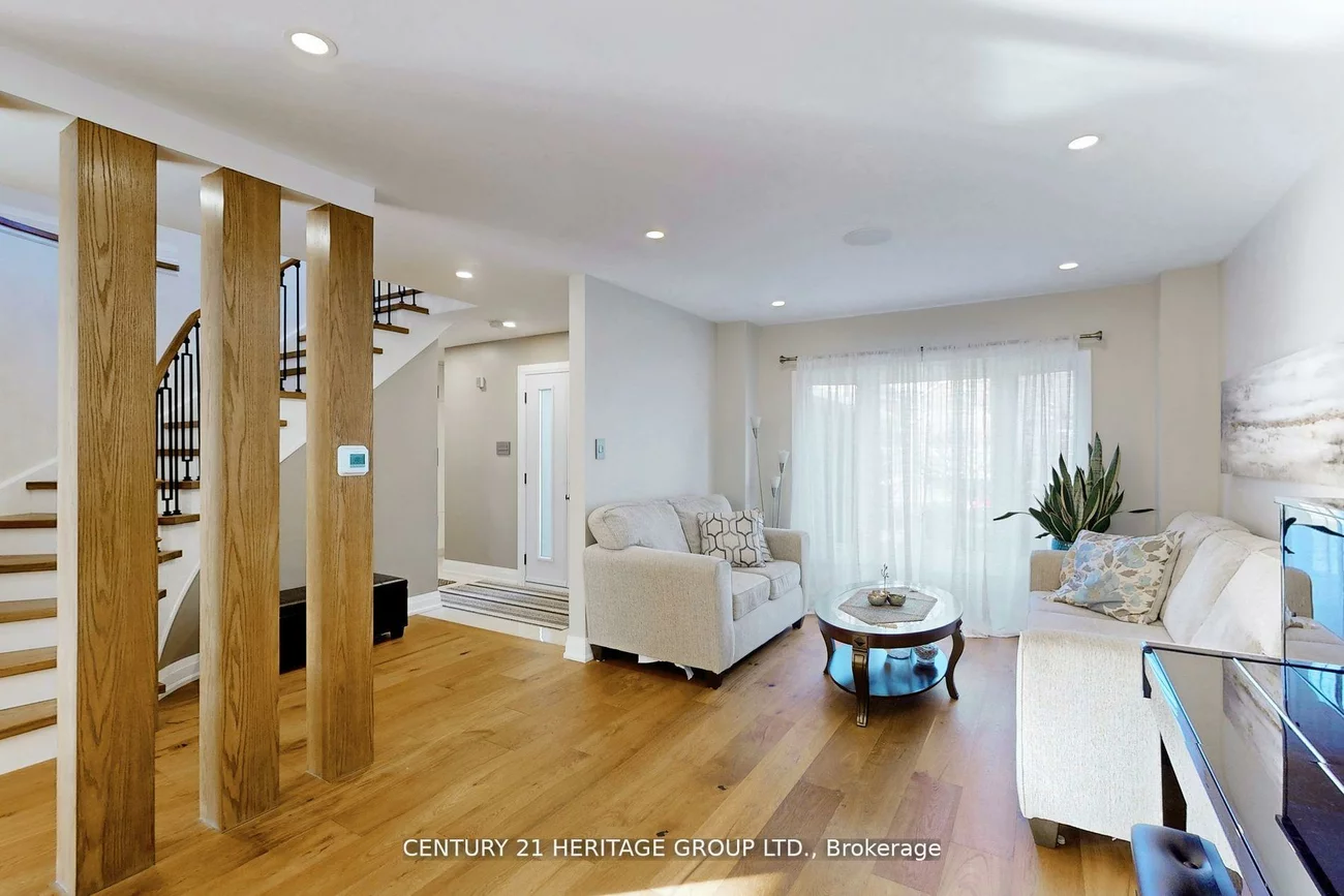 23, Gilbank, Aurora Heights, Aurora