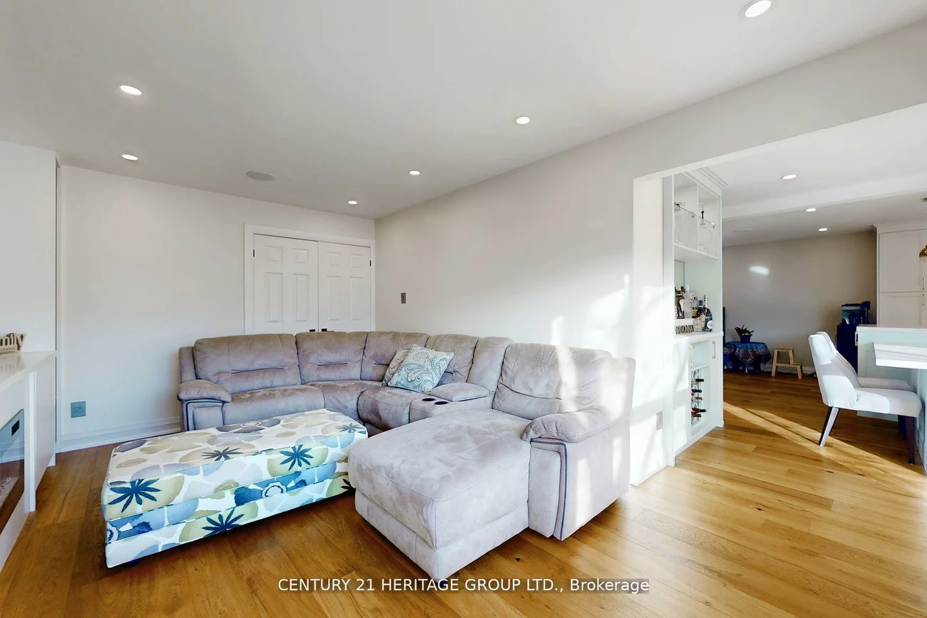 23, Gilbank, Aurora Heights, Aurora
