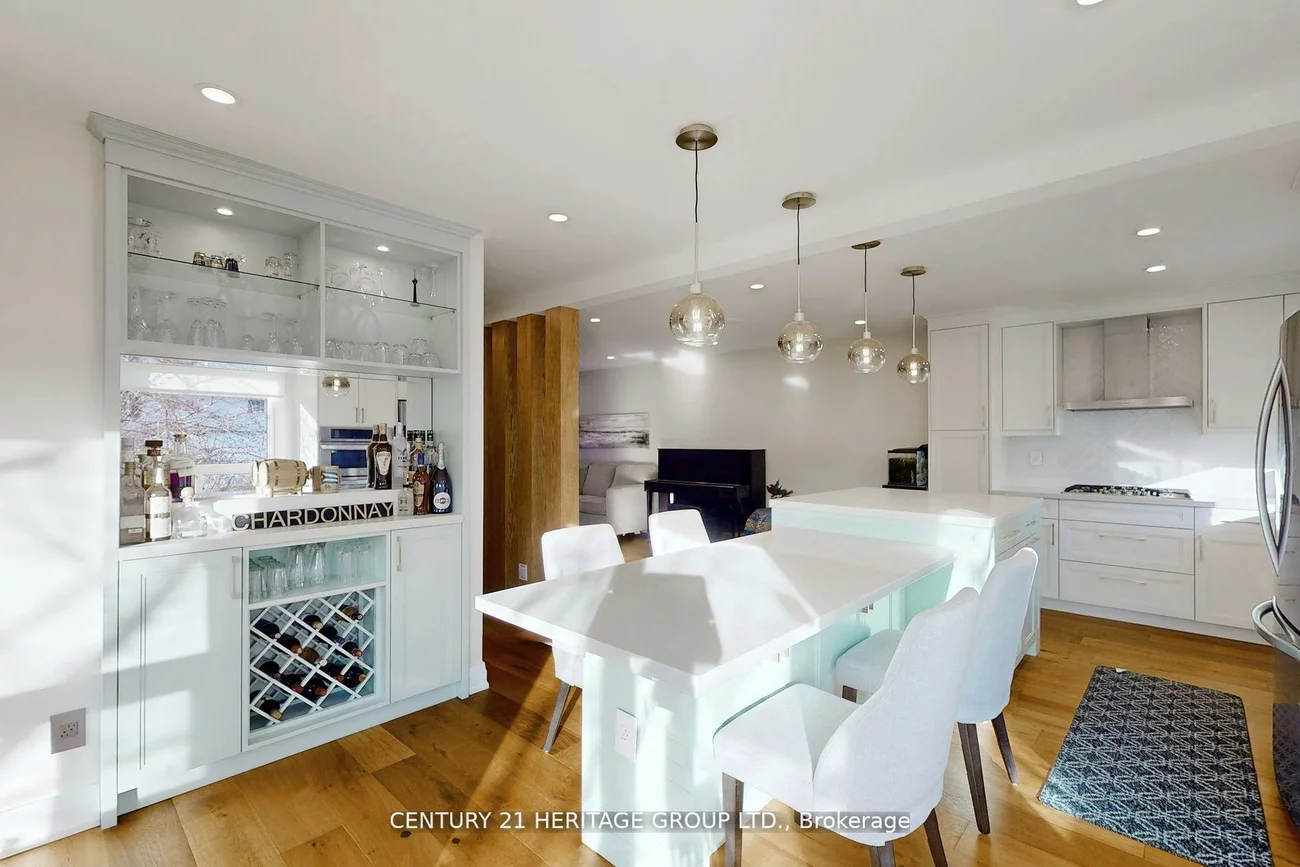 23, Gilbank, Aurora Heights, Aurora