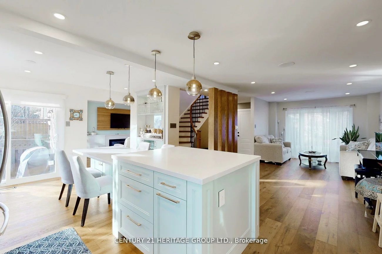 23, Gilbank, Aurora Heights, Aurora