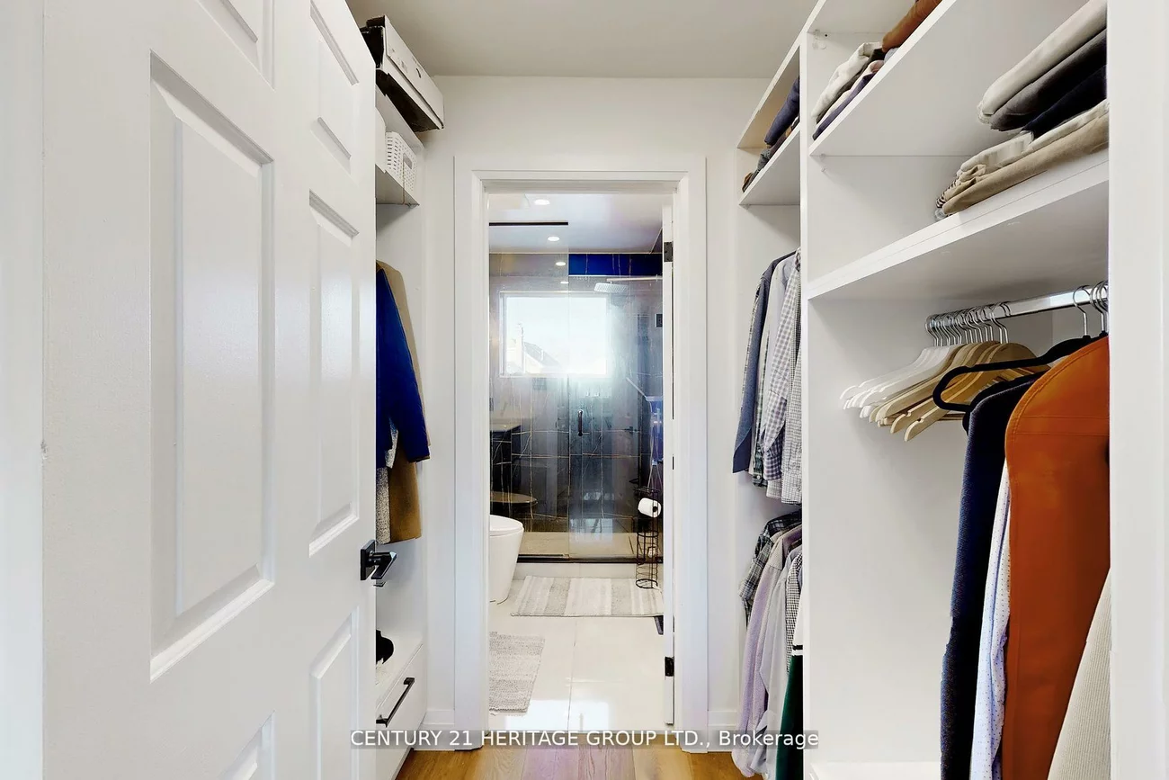 23, Gilbank, Aurora Heights, Aurora