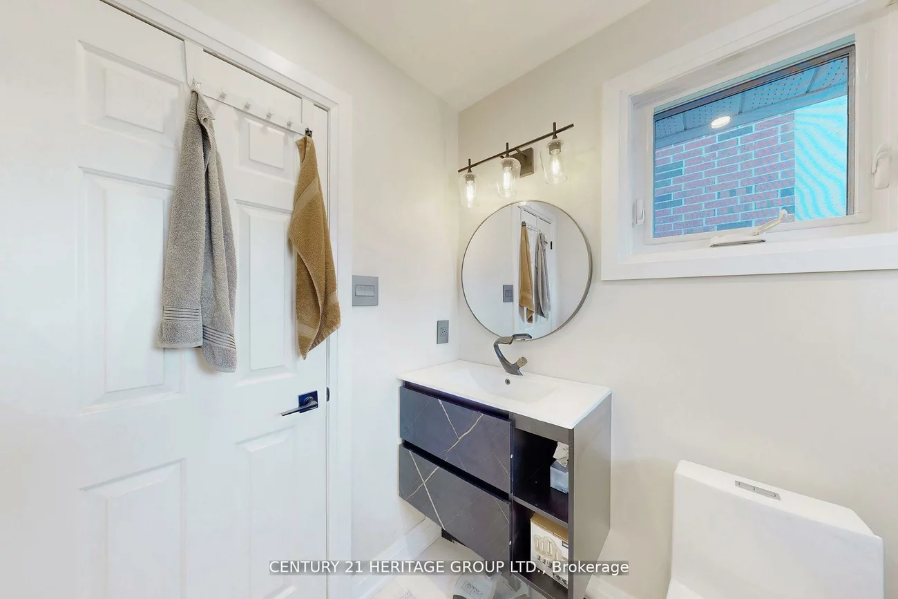 23, Gilbank, Aurora Heights, Aurora