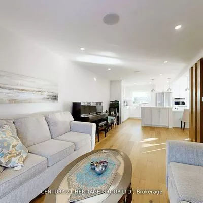 23, Gilbank, Aurora Heights, Aurora