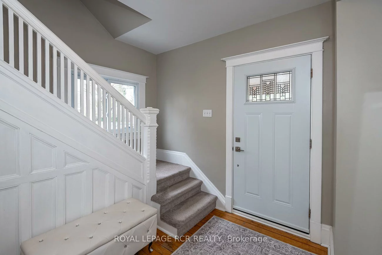53, Metcalfe, Aurora Village, Aurora