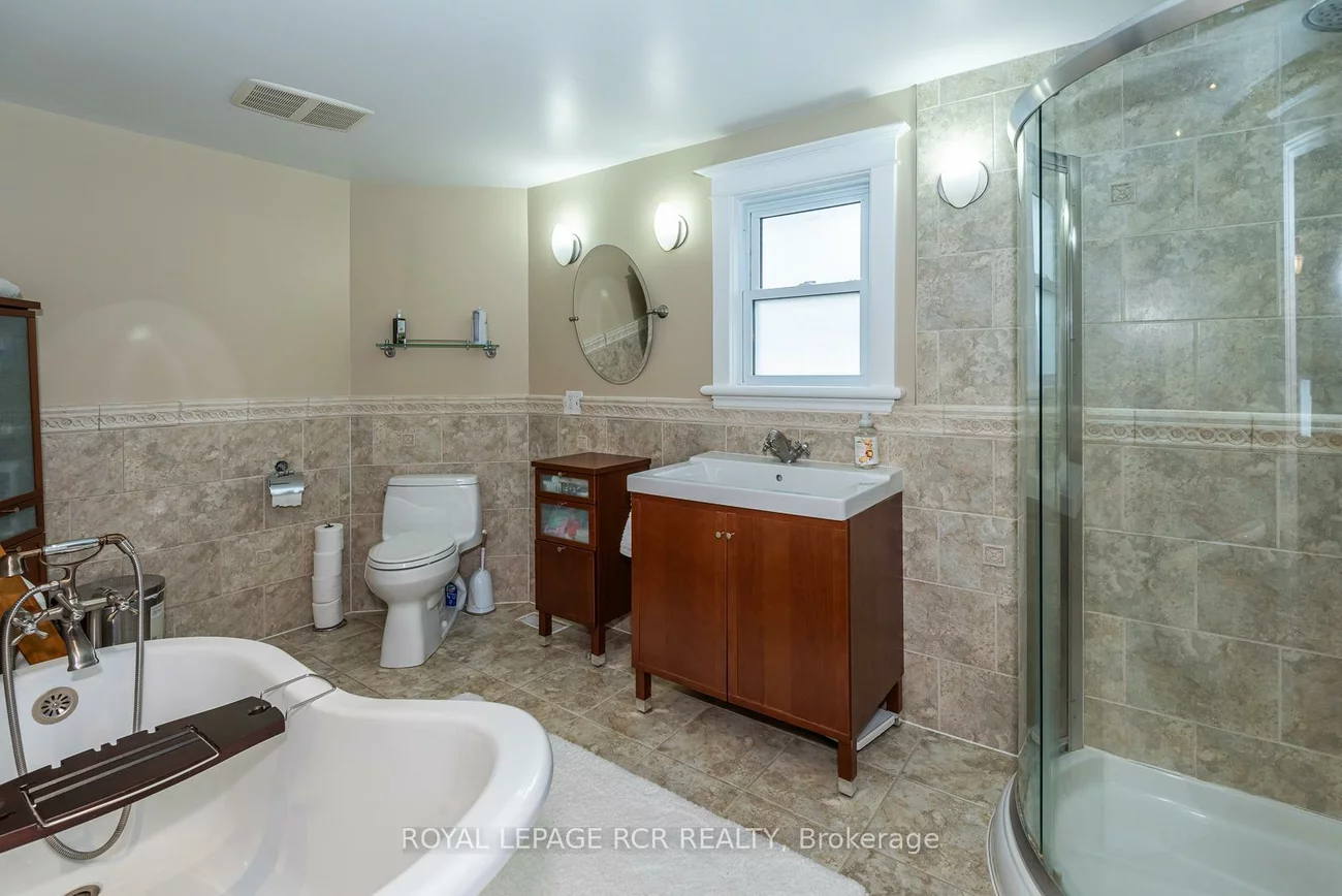 53, Metcalfe, Aurora Village, Aurora