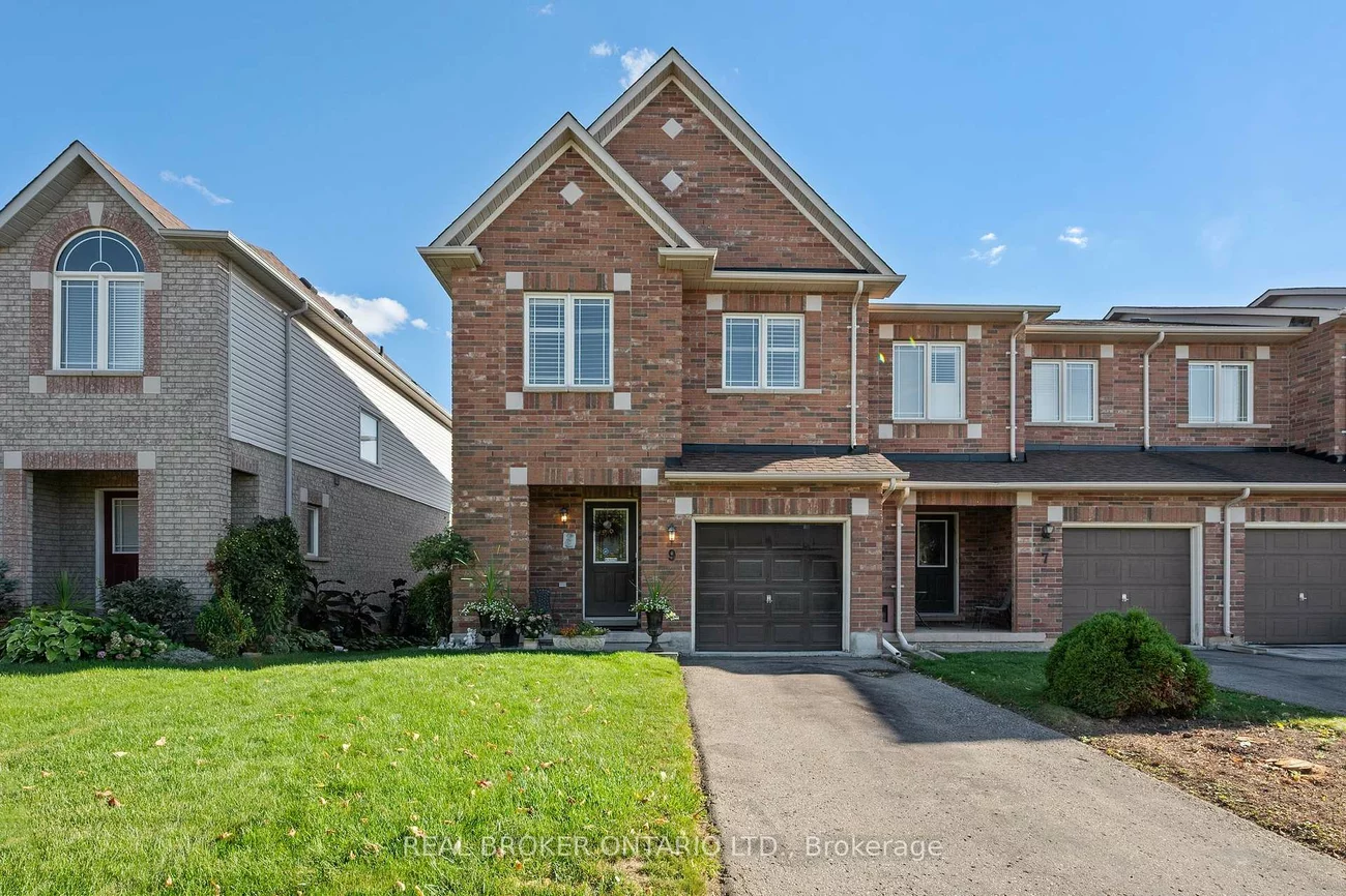 9, Bilbrough, Bayview Northeast, Aurora