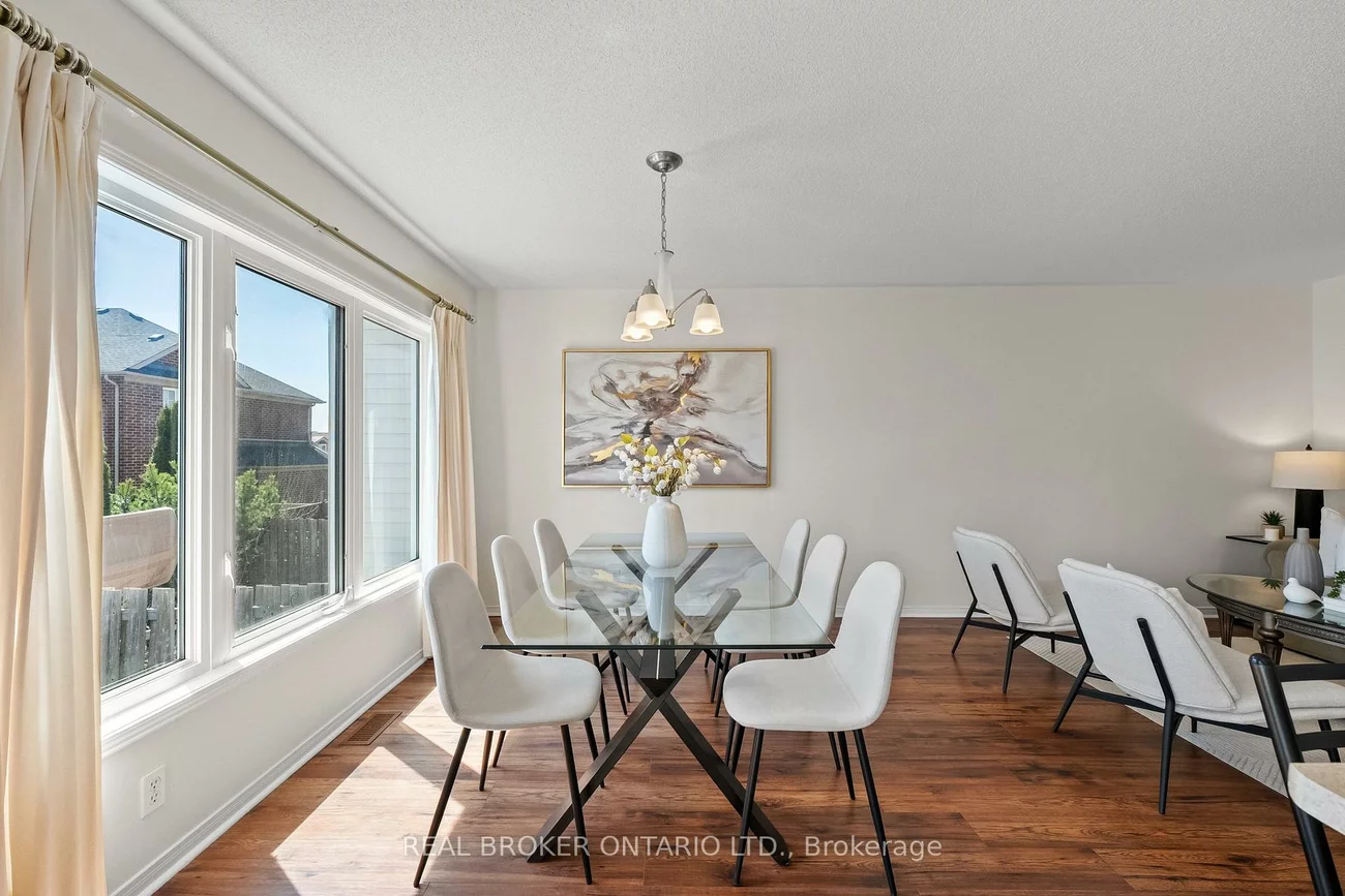 9, Bilbrough, Bayview Northeast, Aurora