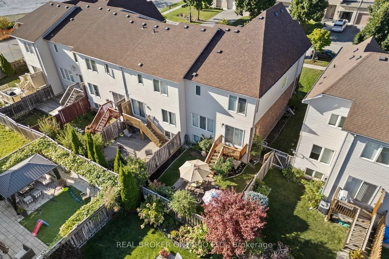 9, Bilbrough, Bayview Northeast, Aurora