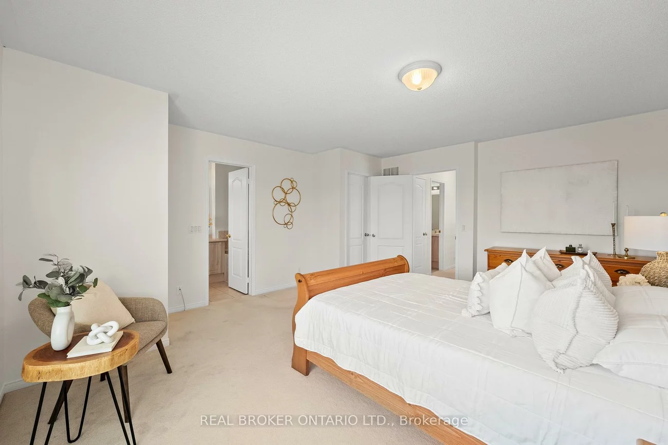 9, Bilbrough, Bayview Northeast, Aurora