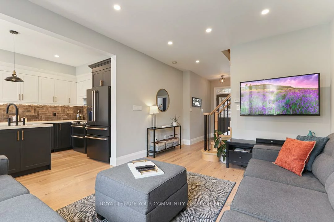 81, Limeridge, Bayview Wellington, Aurora
