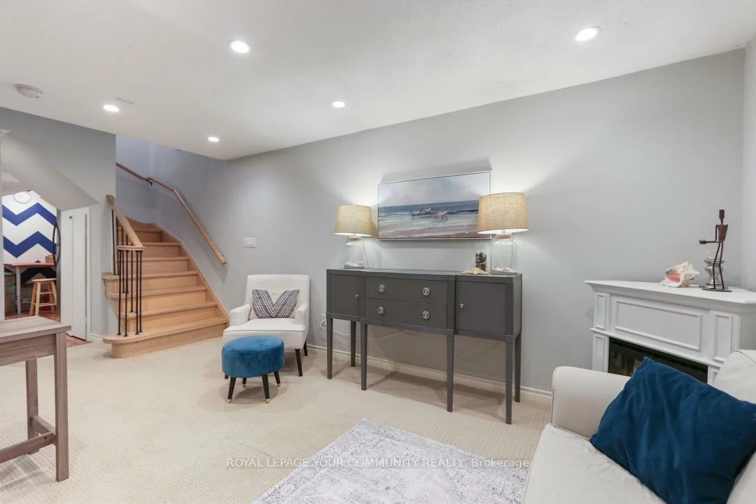 81, Limeridge, Bayview Wellington, Aurora